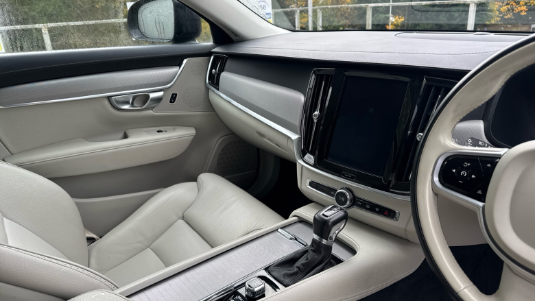 Volvo V90 2.0 D4 Cross Country Pro 5dr AWD Geartronic Diesel Estate